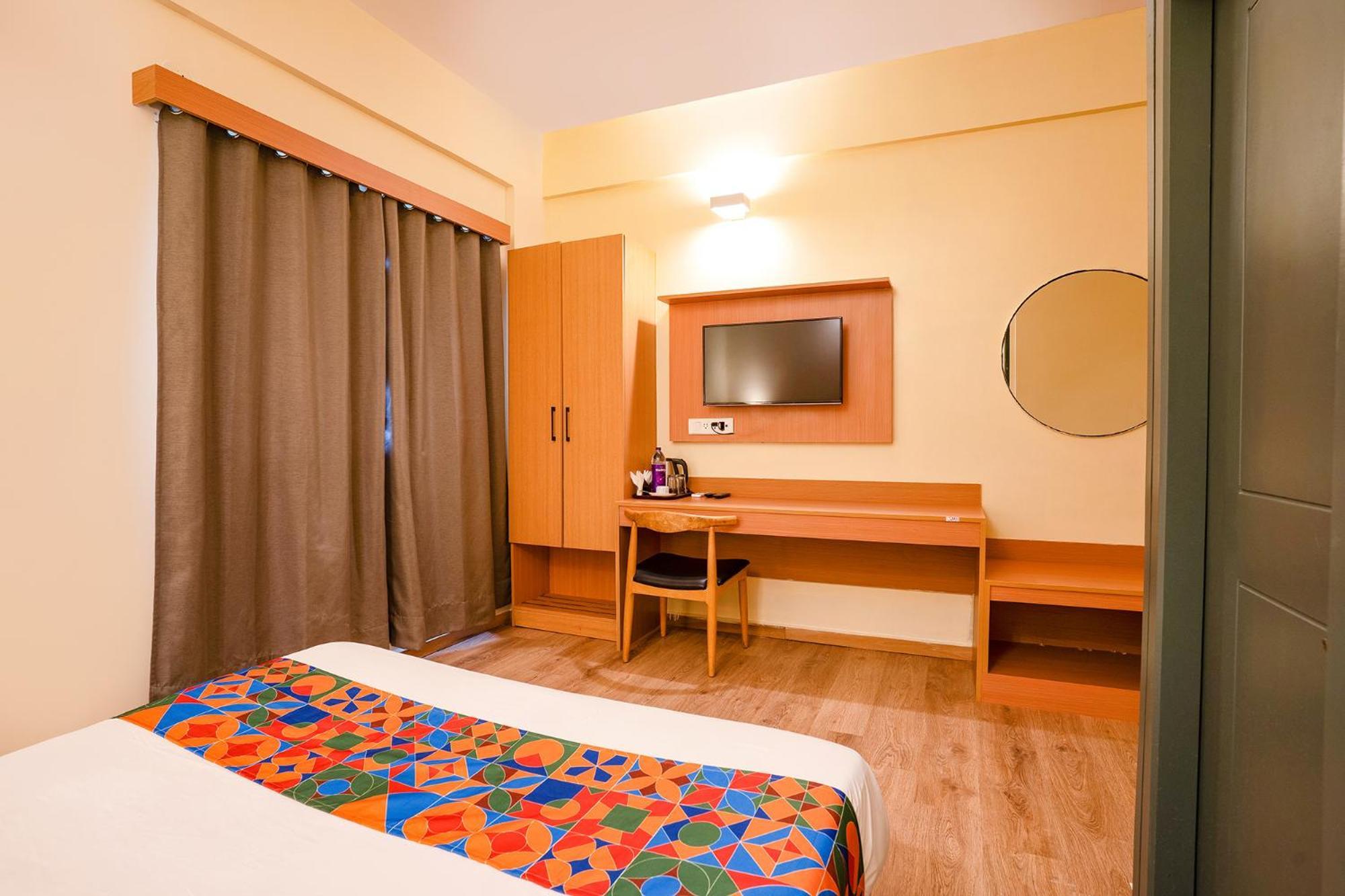 Fabhotel Royal Sterling- Manyata Tech Park Бенґалуру Екстер'єр фото